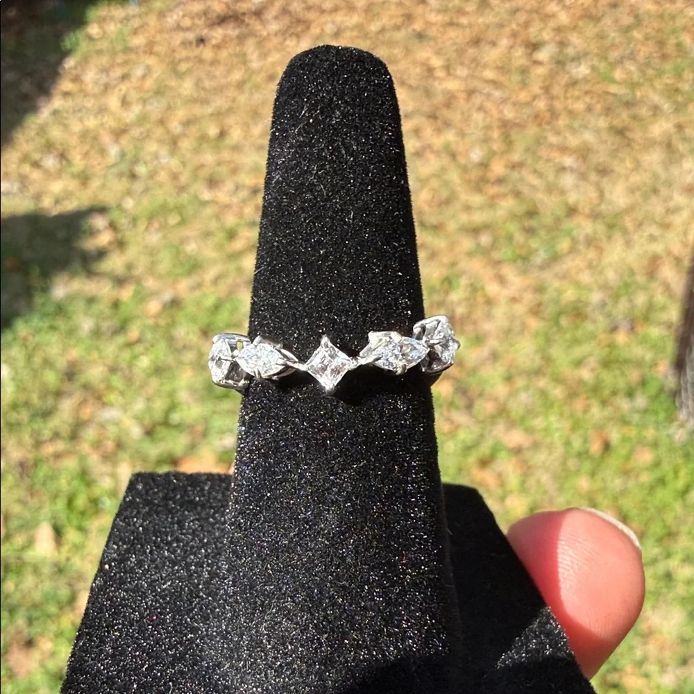 Elegant 925 Sterling Silver Diamond Ring - Picture 1 of 12